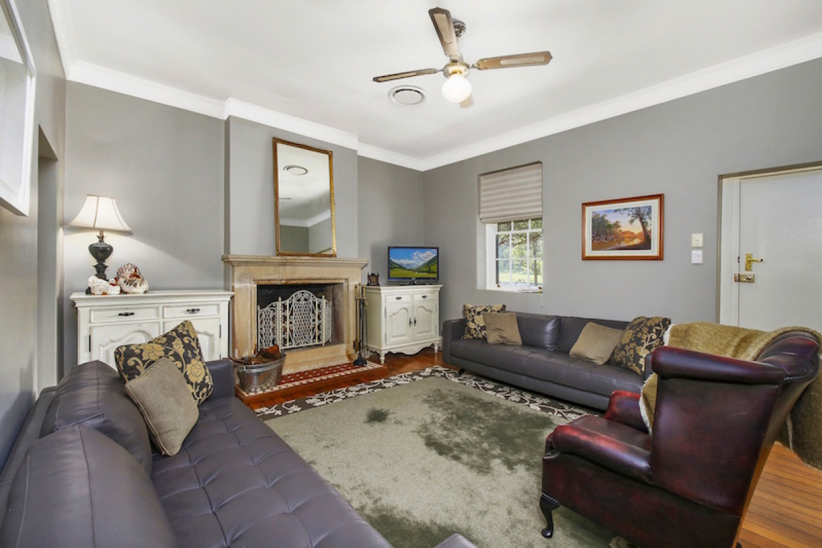 Hunter Valley Accommodation - The Glen - Wollombi - Living Room
