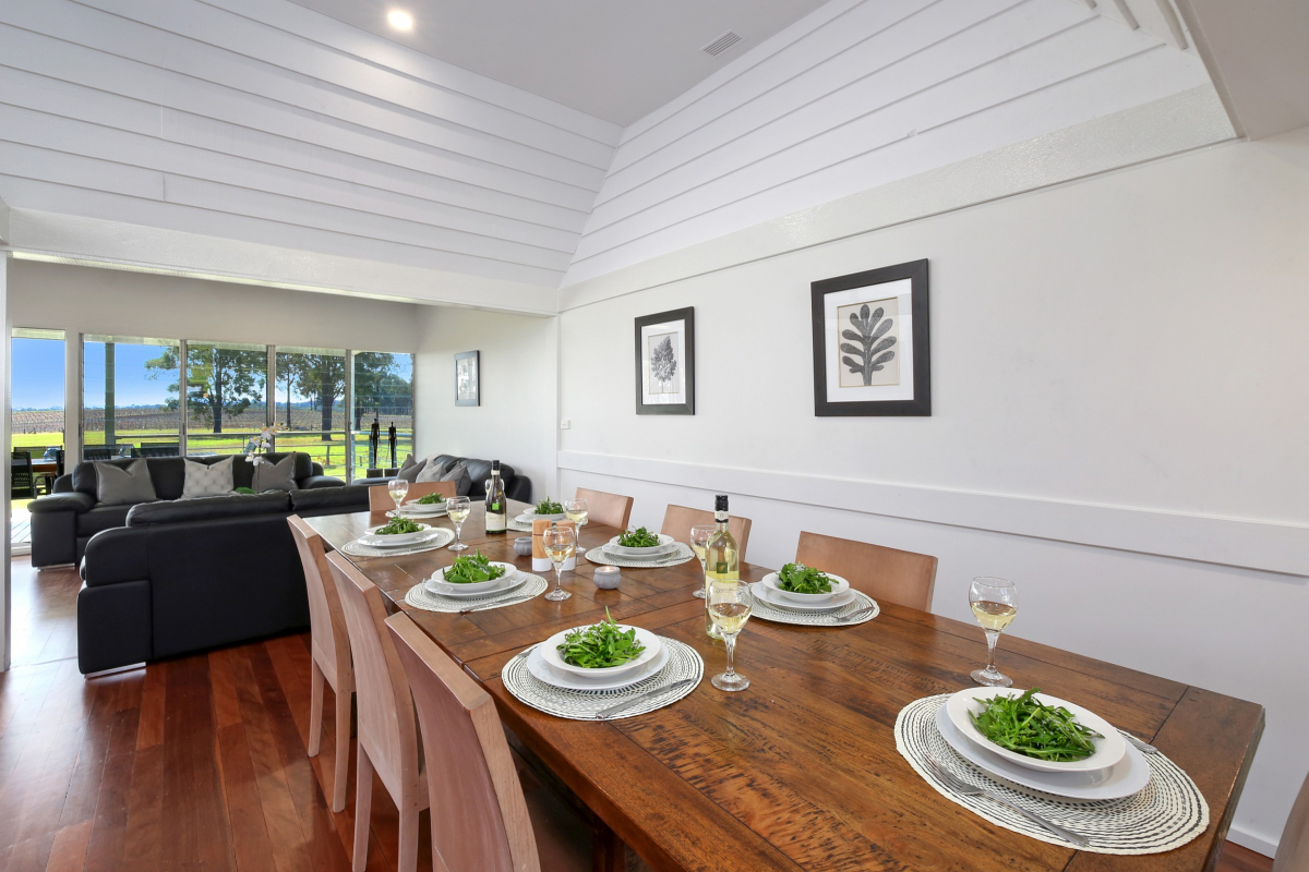 Hunter Valley Accommodation - Ironbark Hill Retreat - Pokolbin - Dining