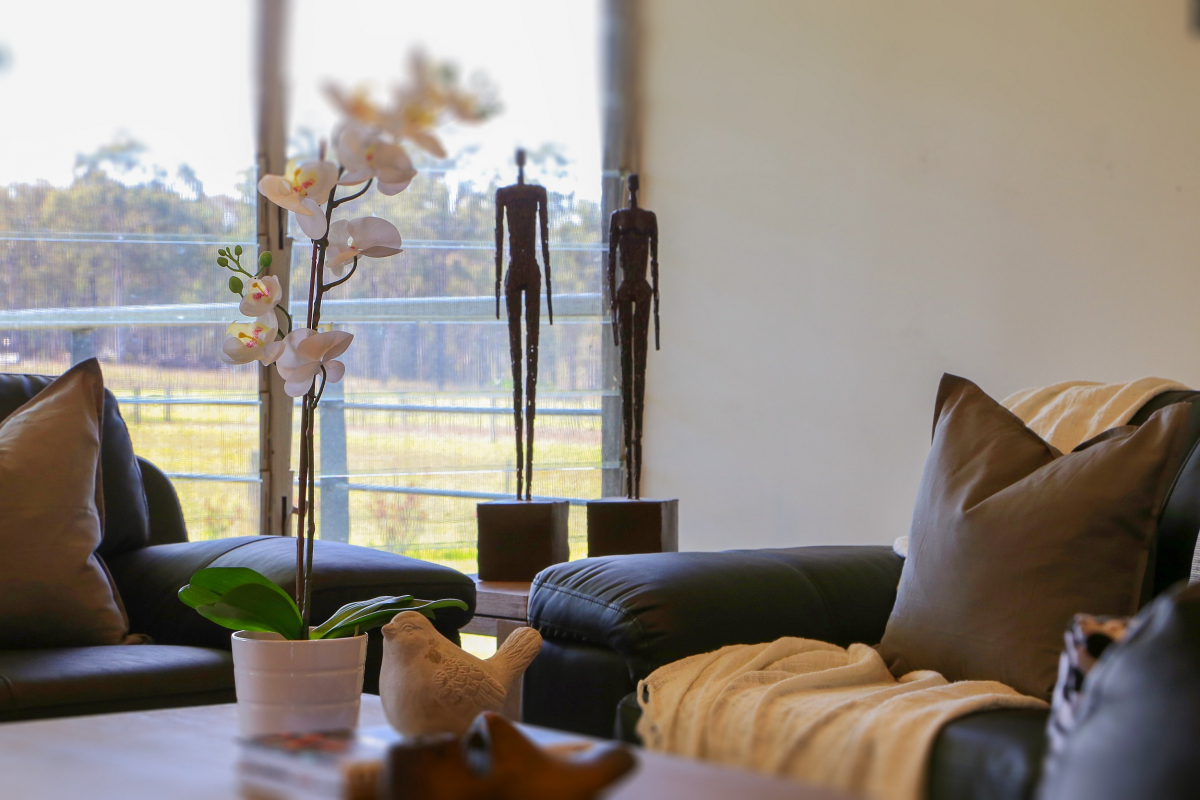 Hunter Valley Accommodation - Ironbark Hill Retreat - Pokolbin - Living Room