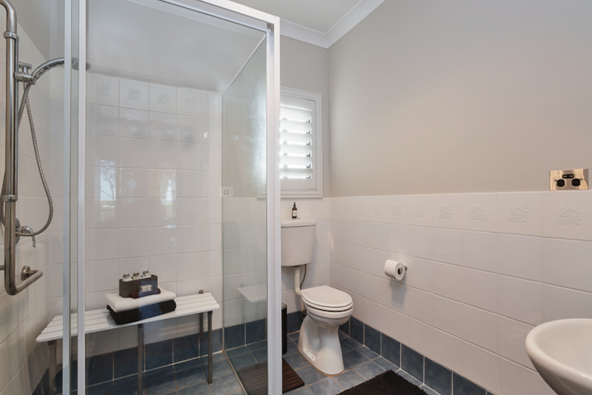Hunter Valley Accommodation - Degen Birubi Cottage - Bathroom