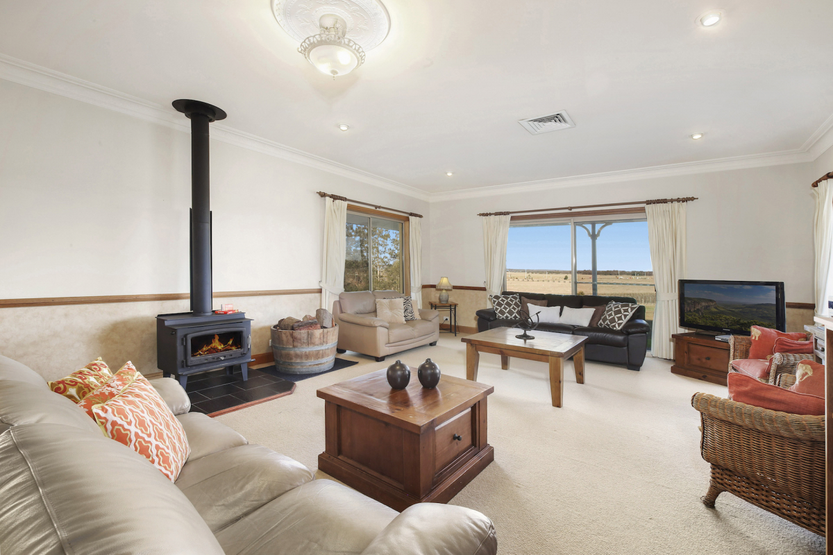 Hunter Valley Accommodation - Windsors Edge Residence & Homestead - Pokolbin - Living Room