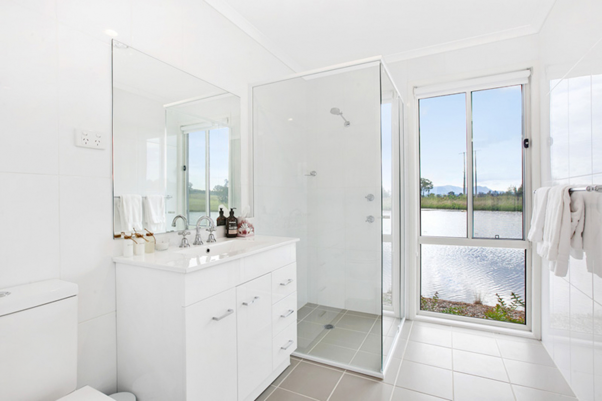 Hunter Valley Accommodation - The Lake House - Bay Lovedale - Bathroom