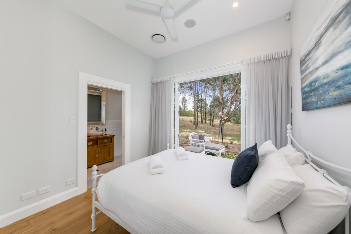 Hunter Valley Accommodation - The Grey House - Pokolbin - all