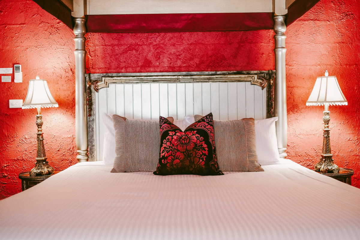 Hunter Valley Accommodation - Casuarina Estate - Themed Spa Suite Moulin Rouge - all