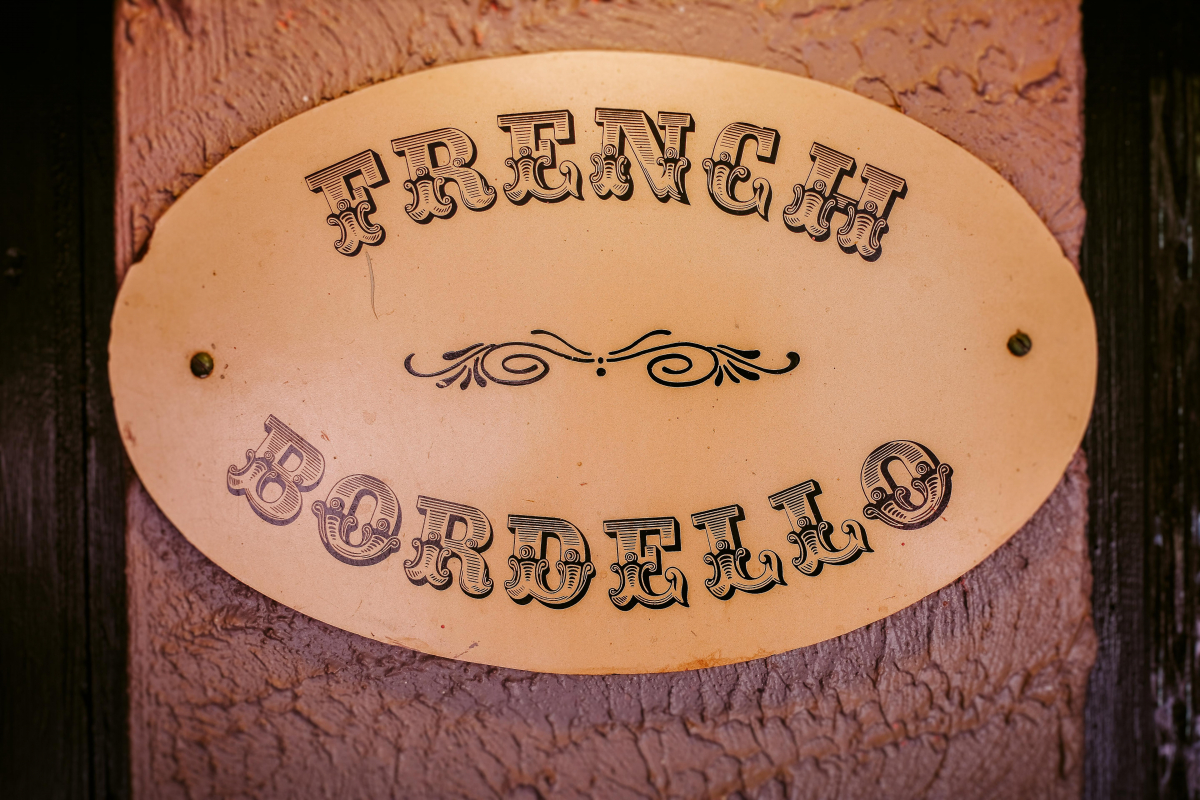 Hunter Valley Accommodation - Casuarina Estate - Themed Suite French Bordello - all