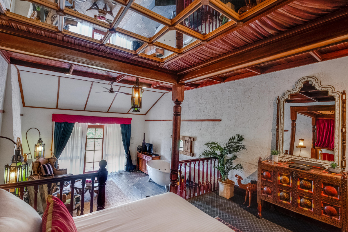 Hunter Valley Accommodation - Casuarina Estate - Themed Spa Suite Casablanca - all