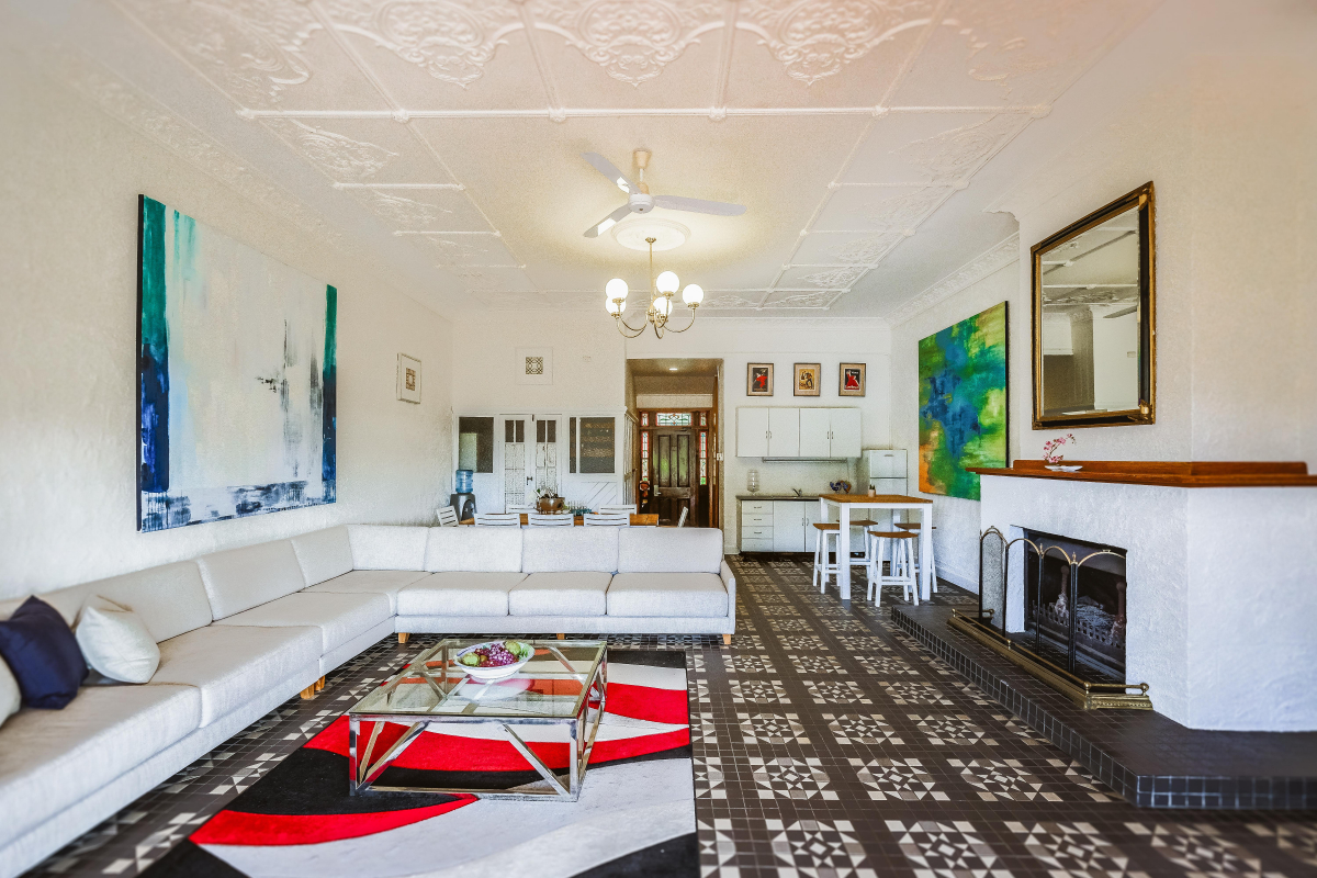 Hunter Valley Accommodation - Casuarina Estate - Themed Spa Suite Moulin Rouge - all