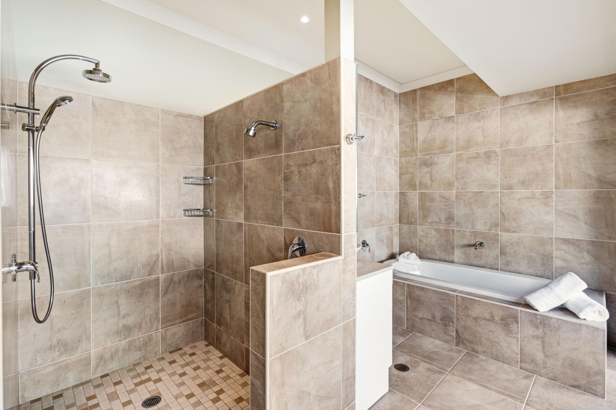 Hunter Valley Accommodation - The Manor at Billabong Moon - Rothbury - all