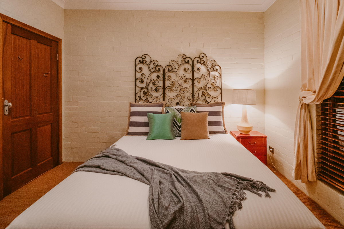 Hunter Valley Accommodation - The Manor at Billabong Moon - Rothbury - all