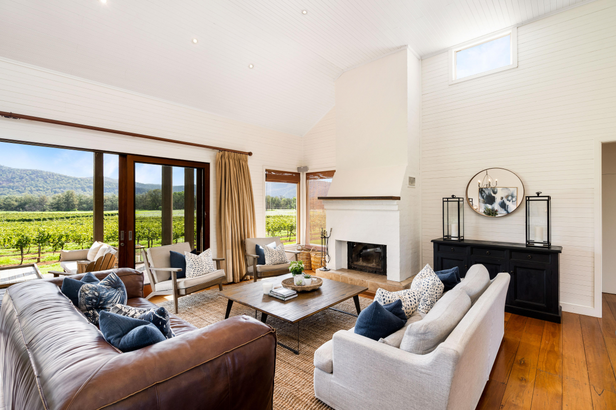 Hunter Valley Accommodation - Arenridge - Broke - Living Room
