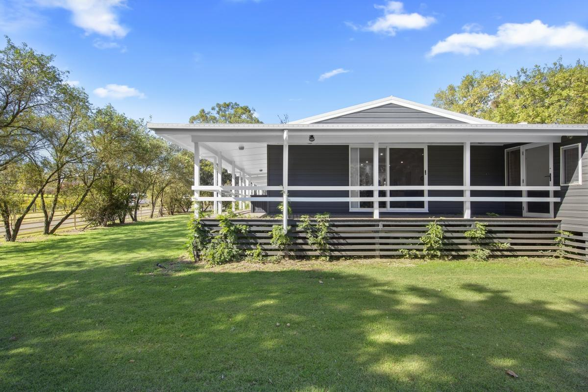 Hunter Valley Accommodation - Capercaillie House - Lovedale - all