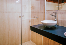 Hunter Valley Accommodation - Casuarina Estate - Themed Spa Suite Casablanca - all