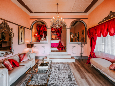 Hunter Valley Accommodation - Casuarina Estate - Themed Suite French Bordello - all