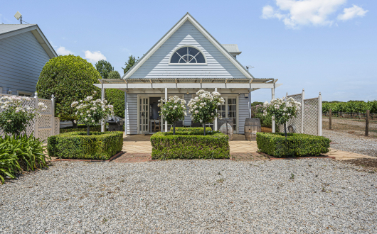 Cottage On Vines ~ Aldinga