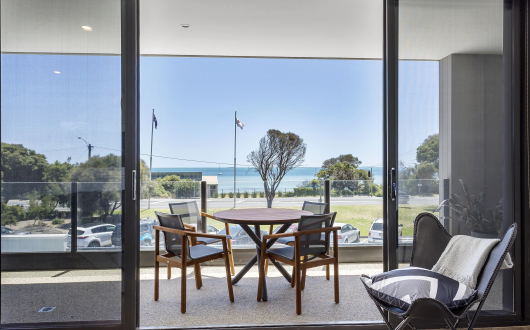Blairgowrie Apartment 1 - Bay views + linen included