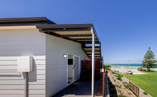 2 Bedroom Ocean View Unit - Foreshore - Sleeps 5